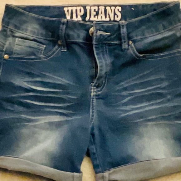 VIP Womenโs Jean Shorts Size Small - Picture 2 of 7